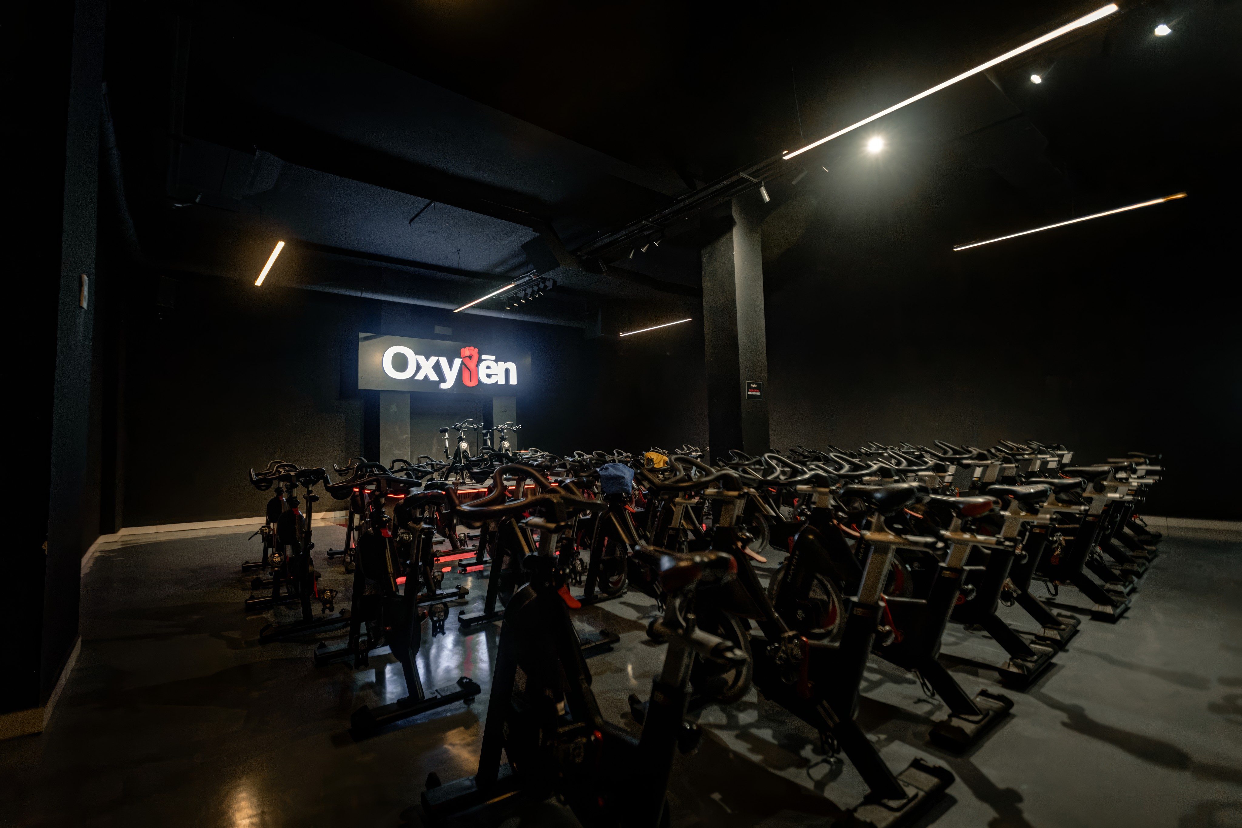 Oxygen Mega Club — spinning